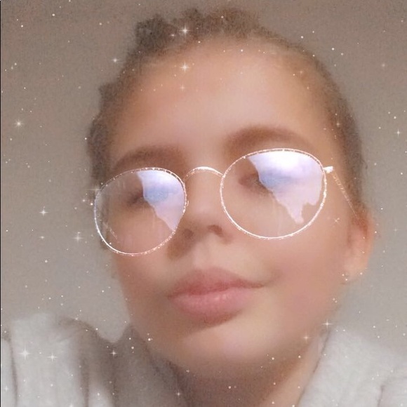 Meet your Posher, Buxton - Picture 1 of 1